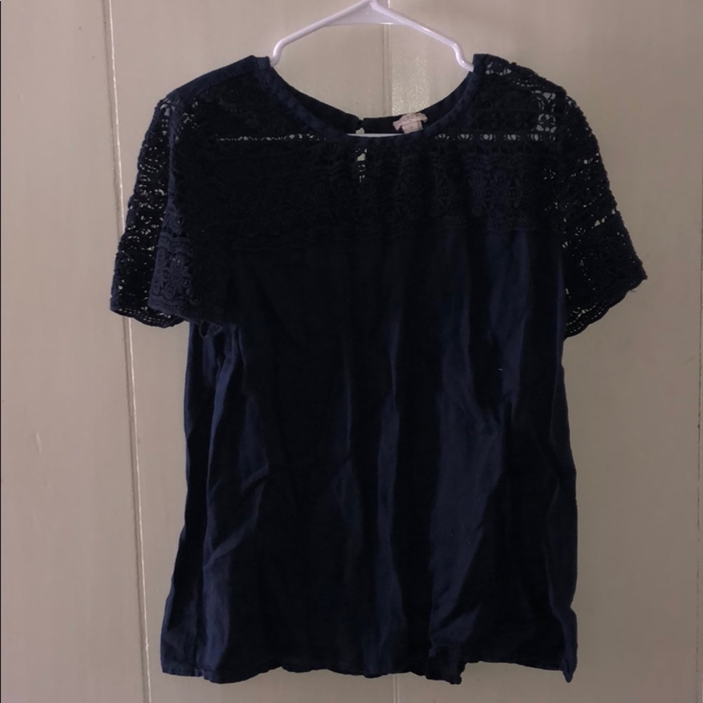 J crew navy medium short sleeve top w/ embroidery